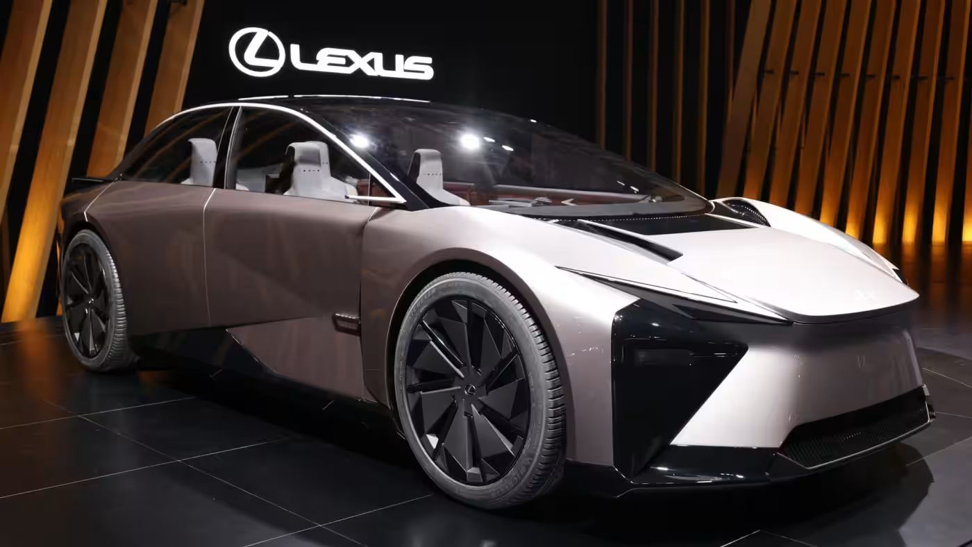 Mẫu SUV điện Lexus LF-ZC.