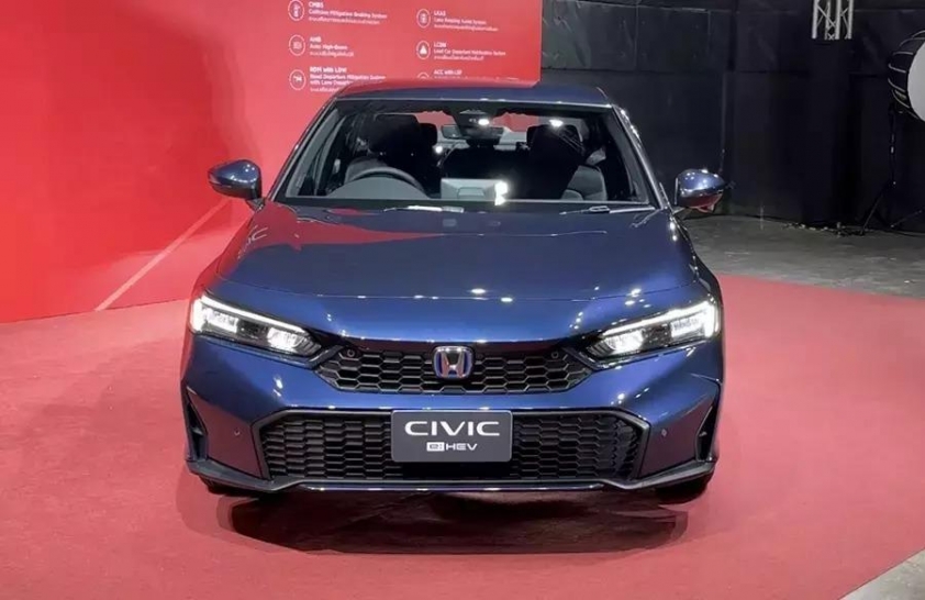 Honda Civic e:HEV 2025.