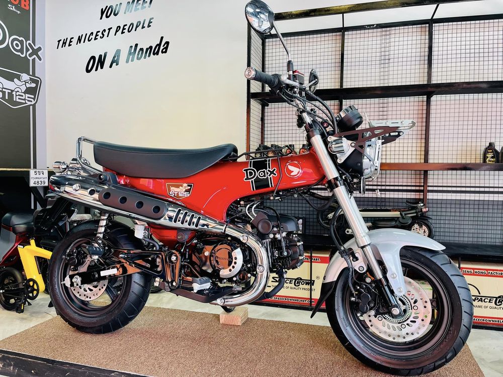 Honda Dax ST125 2023.