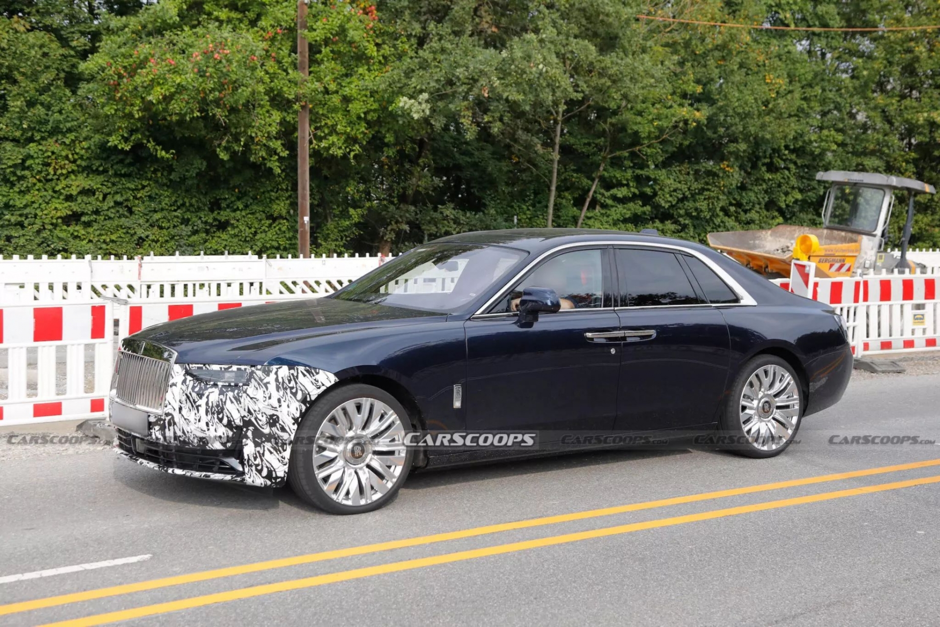 Rolls-Royce-Ghost-facelift-scoop-00004-2048x1368_result