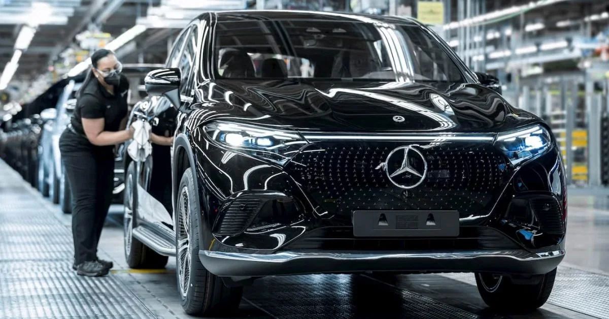 mercedes-electric-vehicles-near-15-of-total-mercedes-us-v0-RtCIvclHjQ7jZajLihkUlyceuxOg9kYUtpJ6moE9PDo_result