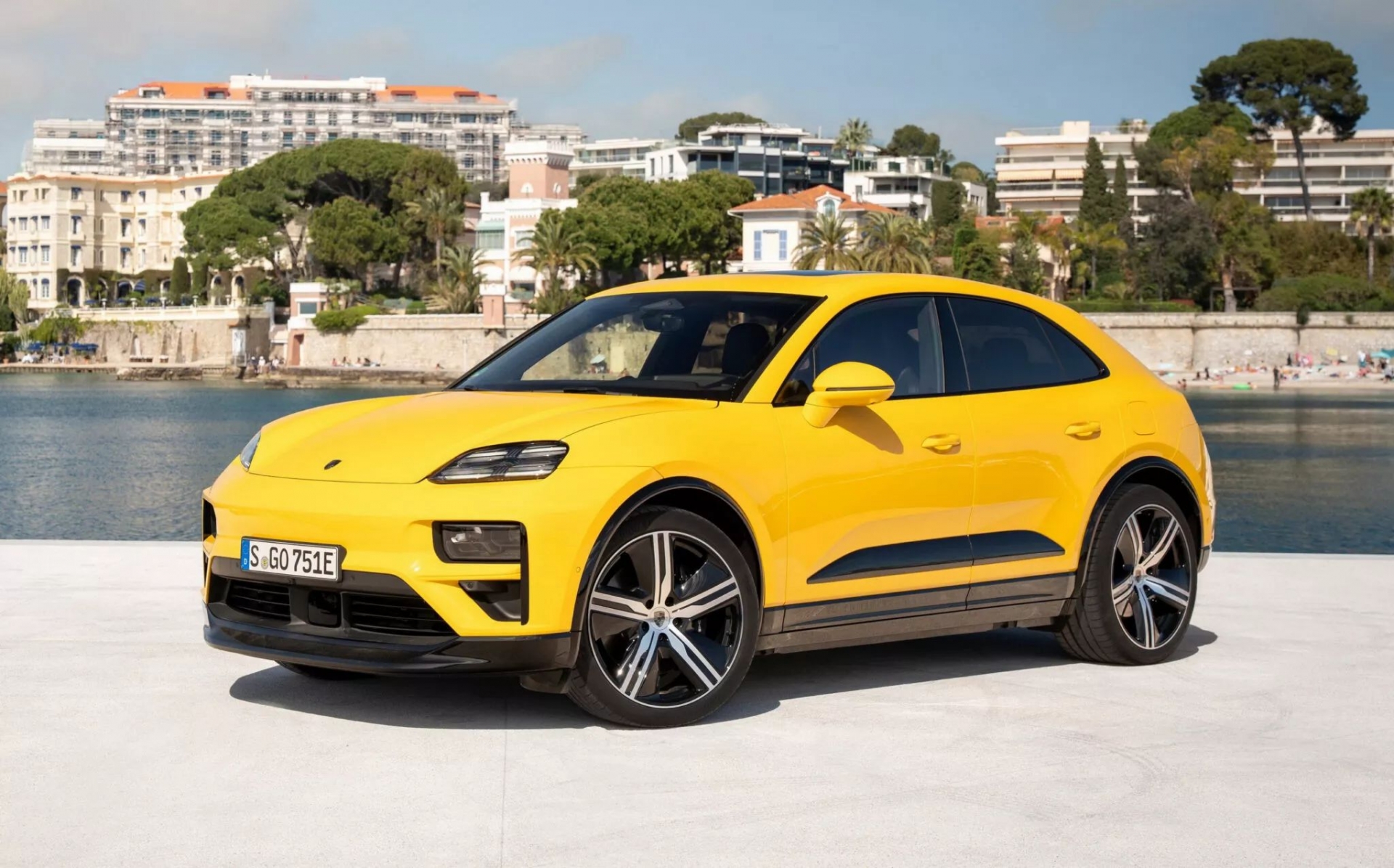 Porsche-Macan-EV-2048x1276_result