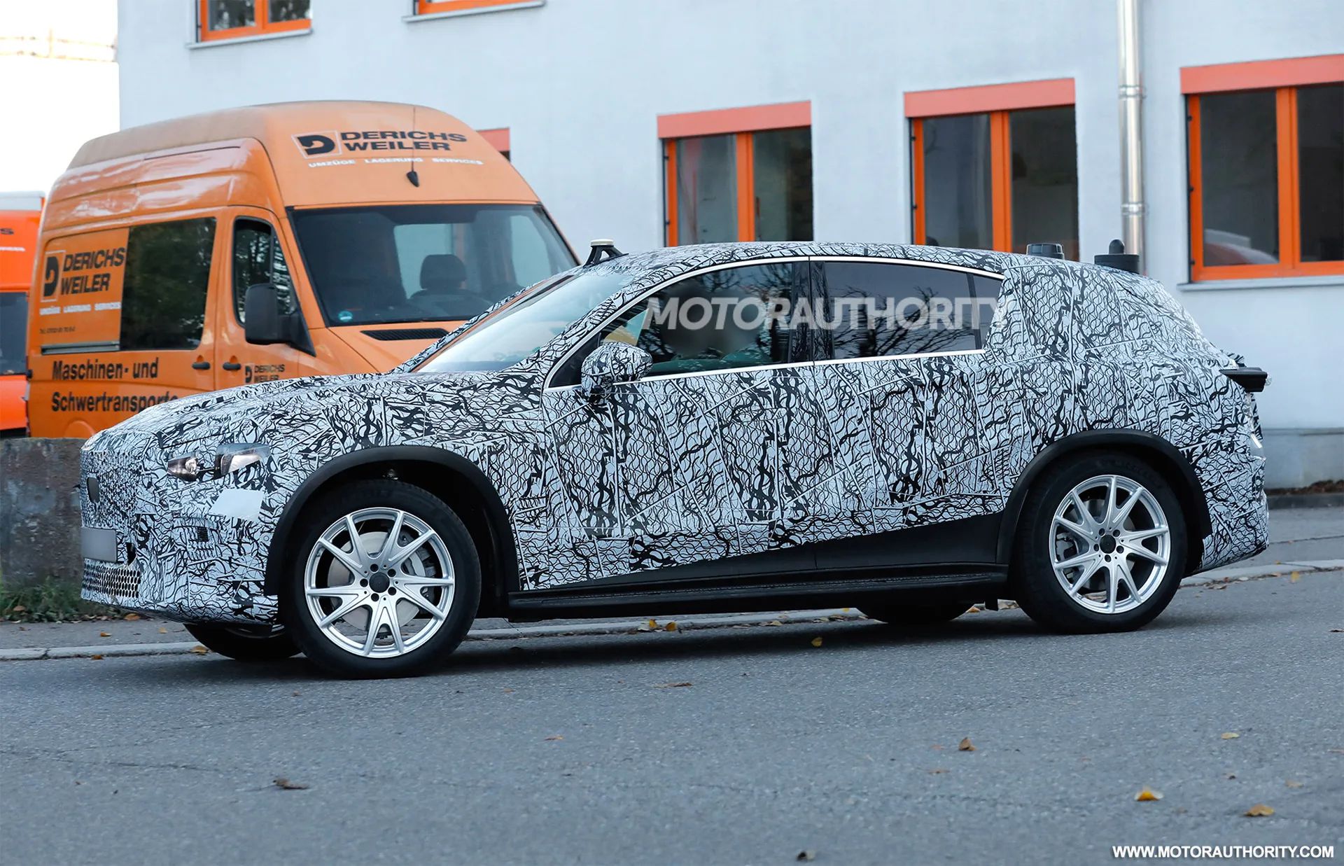 2027-mercedes-benz-glc-class-ev-spy-shots--photo-via-baldauf_100947260_h_result