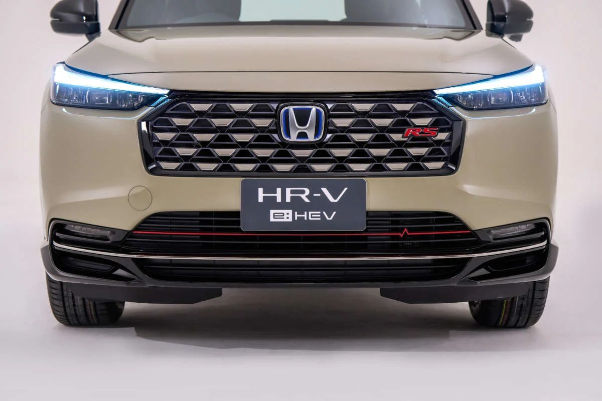 Phiên bản RS cao cấp nhất của Honda HR-V 2025 có thiết kế khác biệt so với hai bản còn lại.