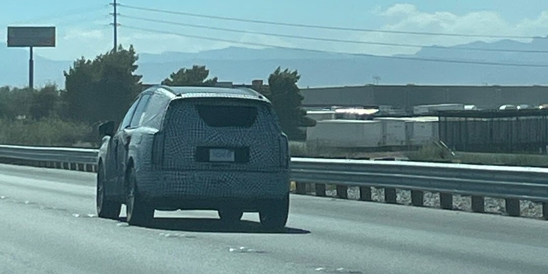 Hyundai-IONIQ-9-camo-back