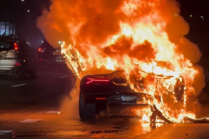 Lamborghini_Revuelto_Burnt_1