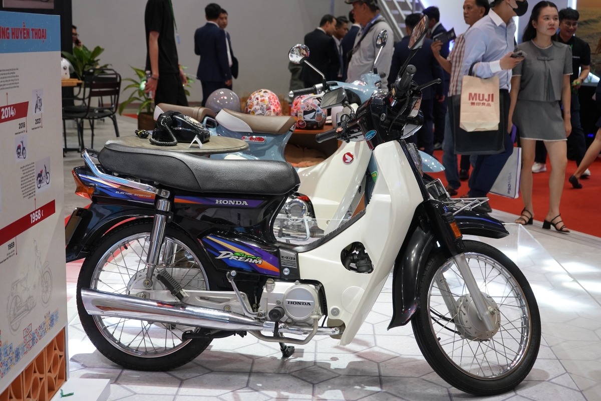 Honda-Super-Dream-1997-1