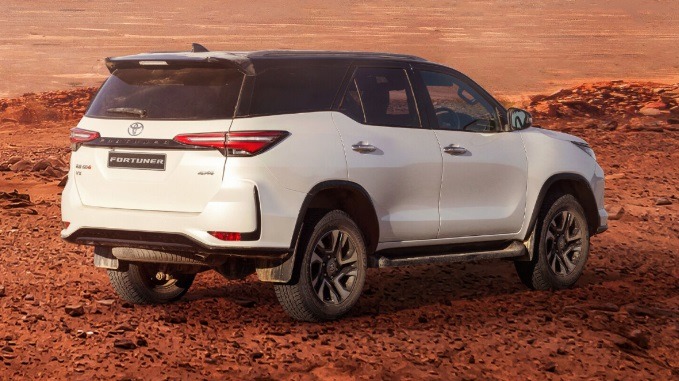 toyota-fortuner-hybrid-1