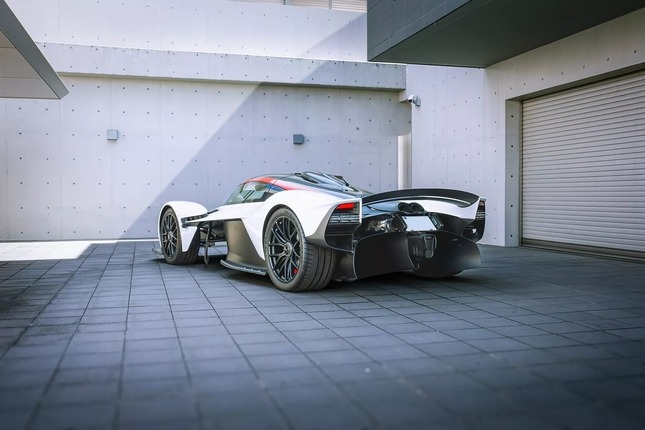 aston-martin-valkyrie-2