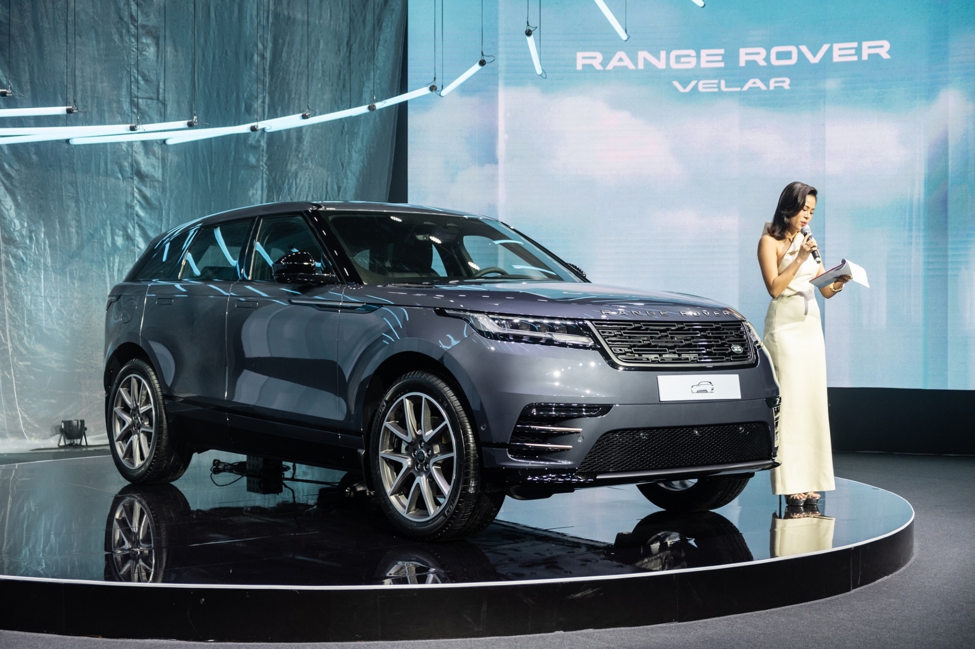 range-rover-velar-2025-1-1732252