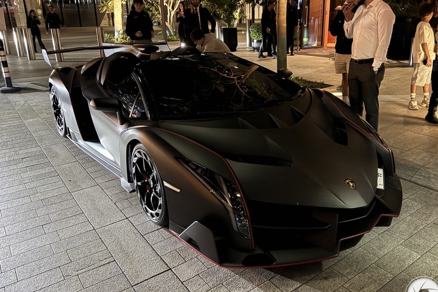 Lamborghini_Veneno_Roadster_1