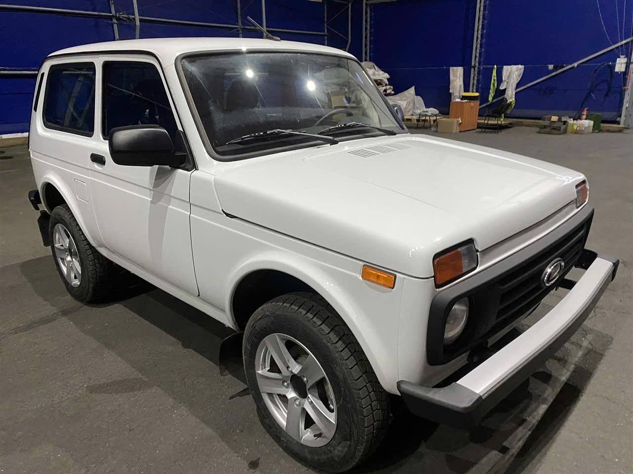 lada-vietnam-13-17376093