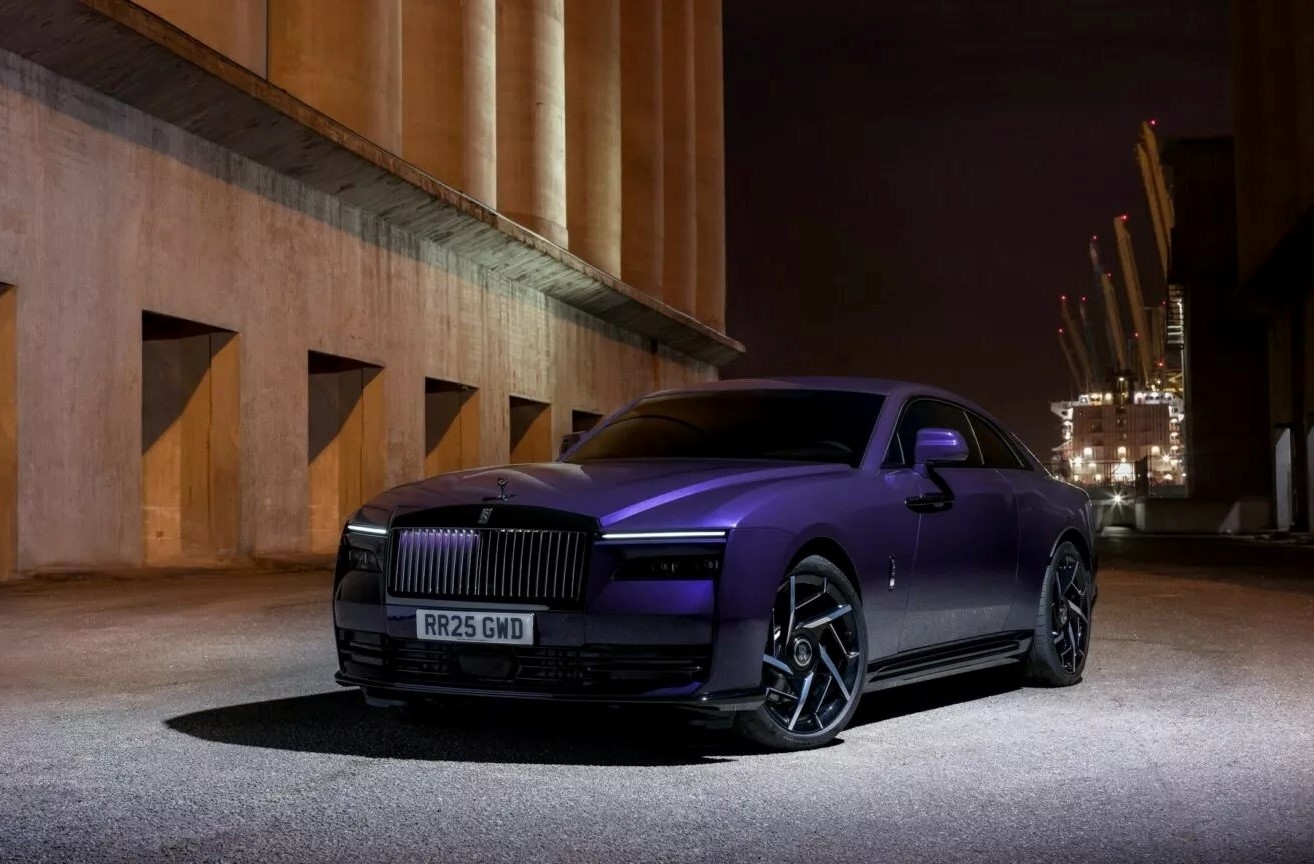 2025-Rolls-Royce-Spectre-Black-B