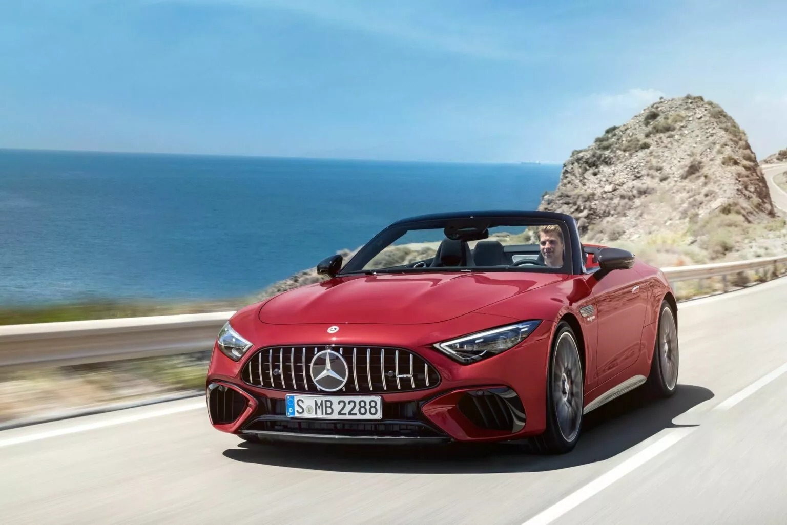 2024-Mercedes-AMG-SL-63-2-1536x1