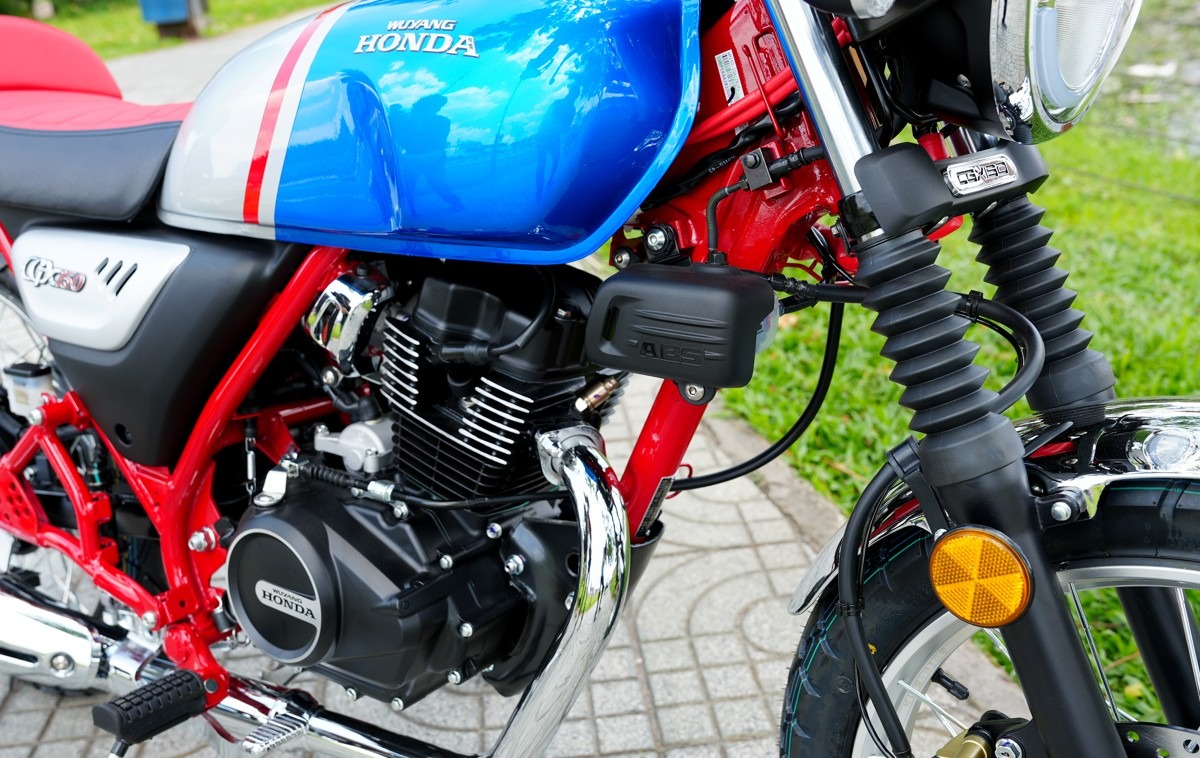 honda-cgx150-2025-cafe-racer-gia