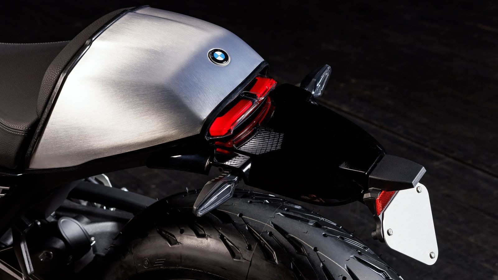 BMW-R-12-nineT-1