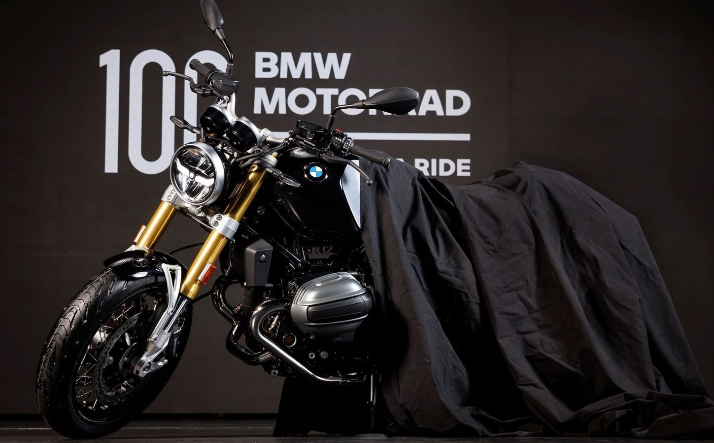 BMW-R-12-nineT-1832025