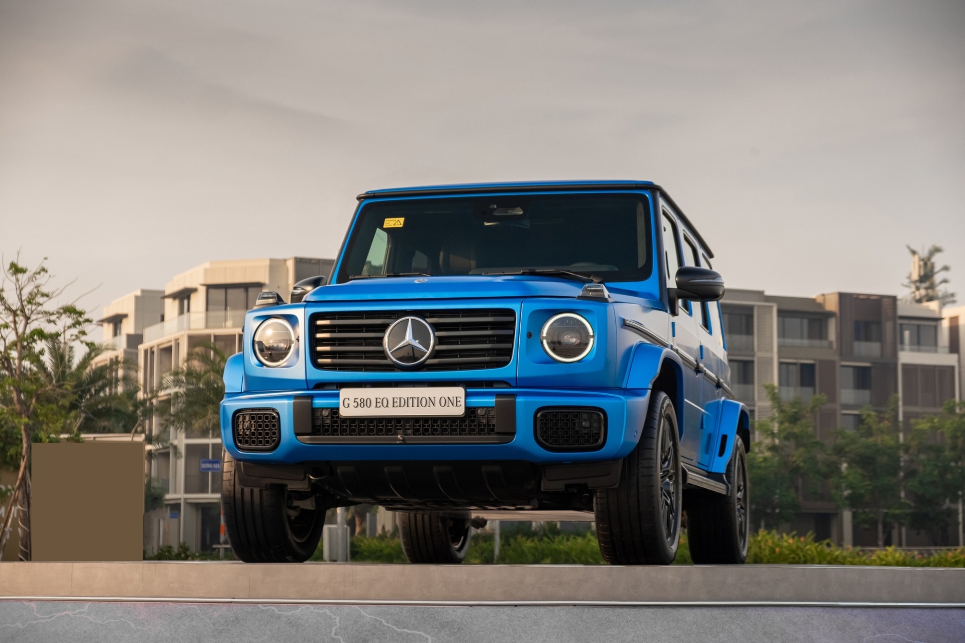 mercedes-benz-g-580-eq