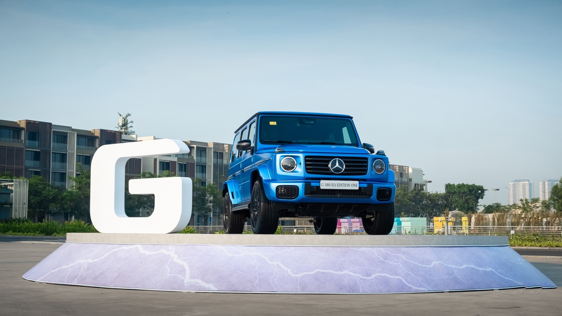 mercedes-benz-g-580-eq-4
