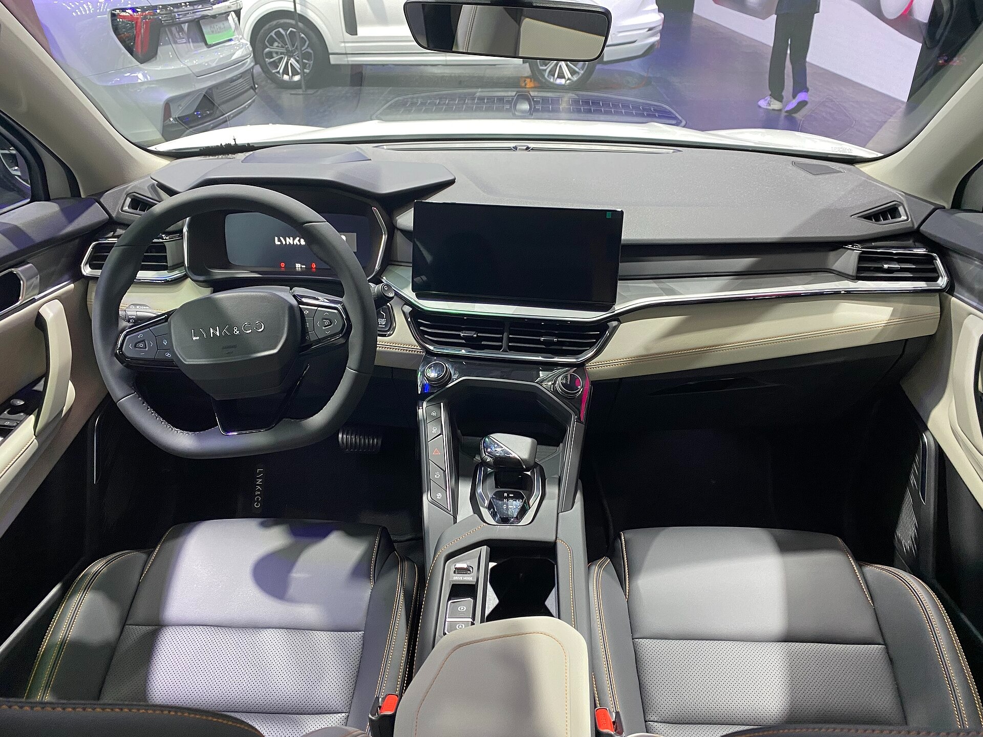 2023lynkco06phevinterior-1746766