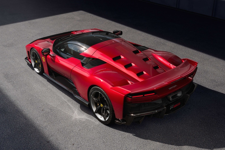 Ferrari_F80_6