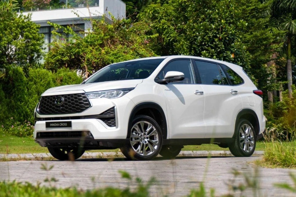toyota-innova-cross
