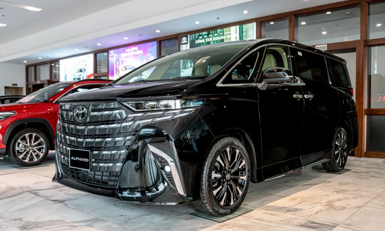 ToyotaAlphard