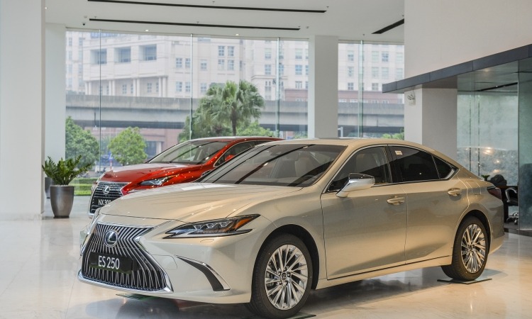 LexusES