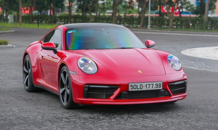 911