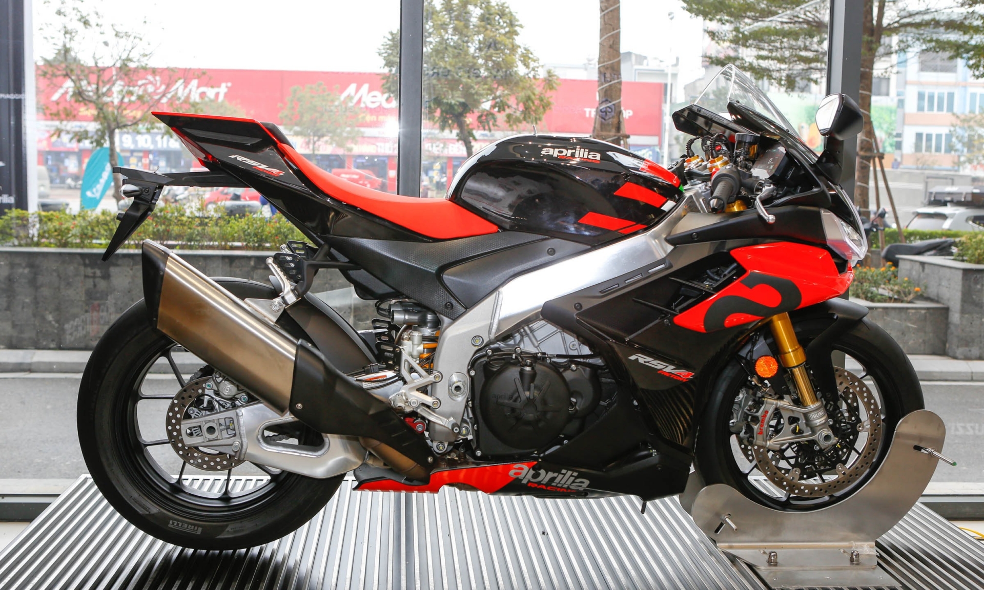 Aprilia RSV4