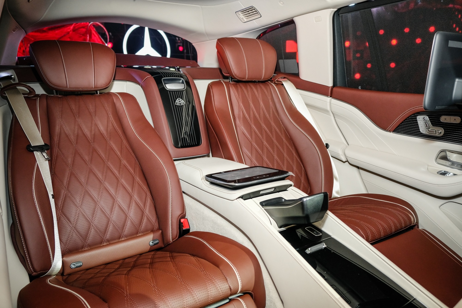 Mercedes-Maybach GLS 600 2025 4