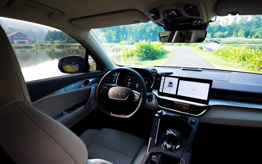 Lynk & Co 06 Core Plus 7