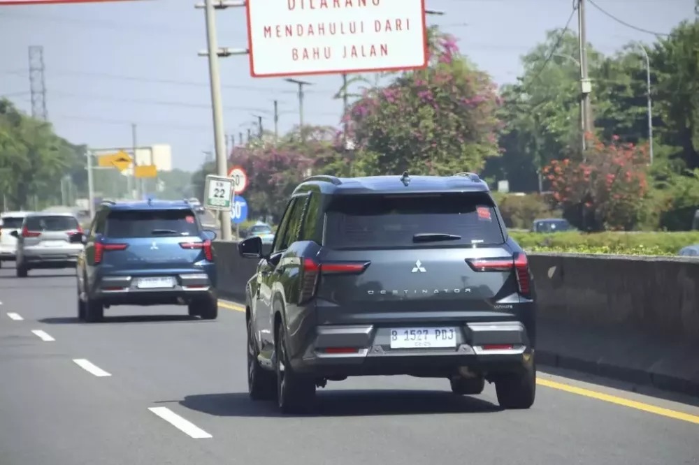 Mitsubishi Destinator 3