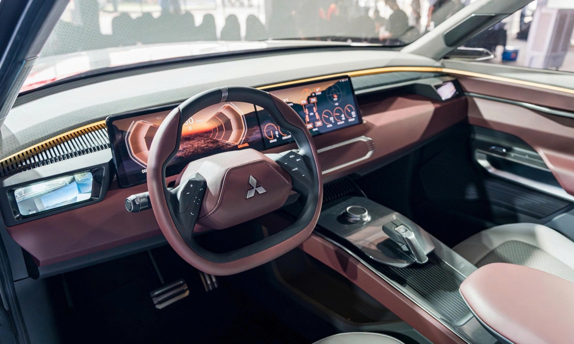 Mitsubishi Destinator 3