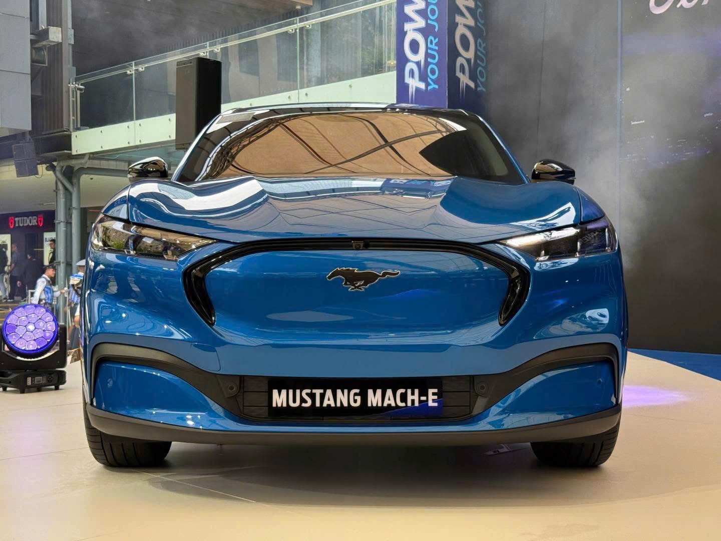Ford Mustang Mach-E 9