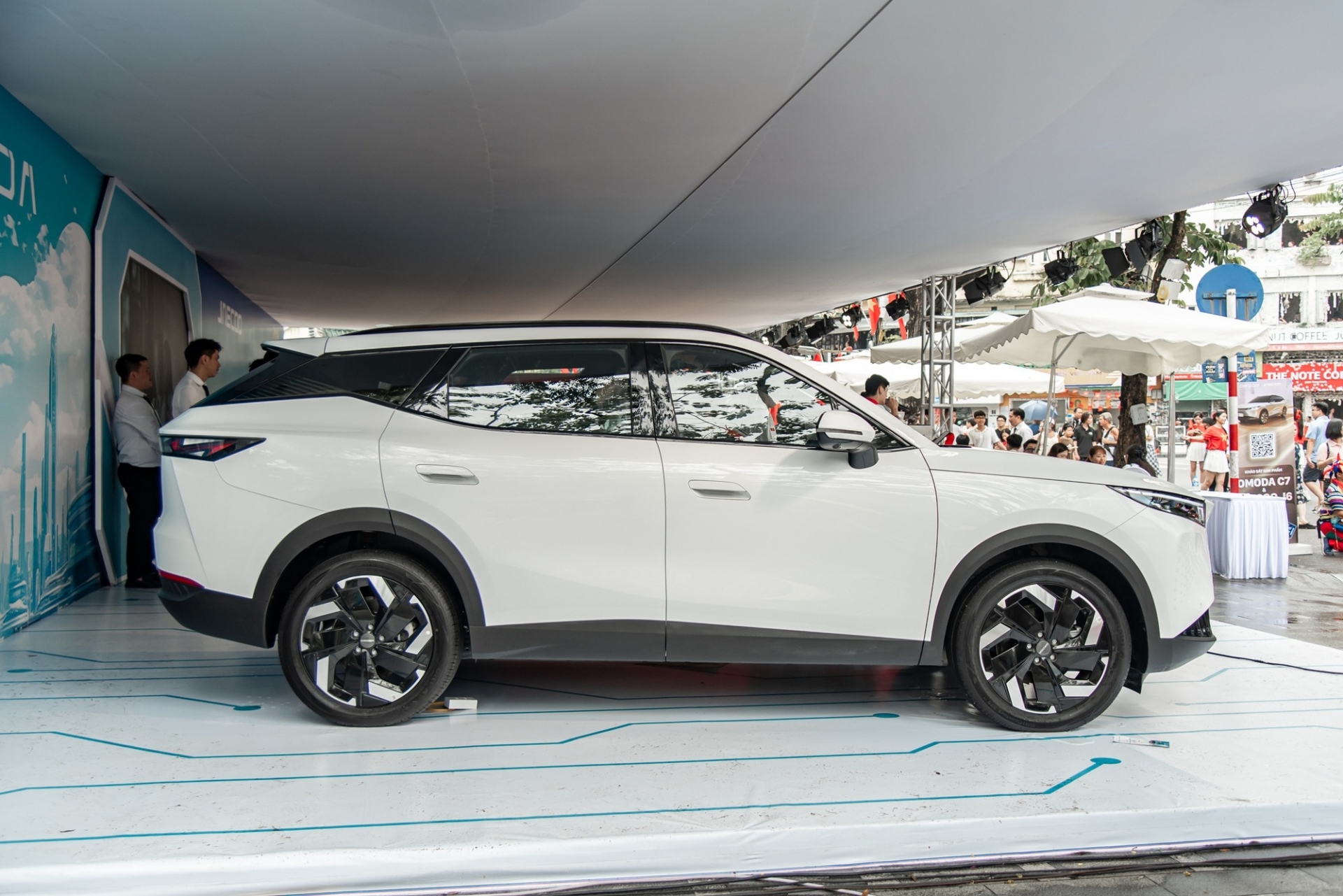 Omoda C7 1