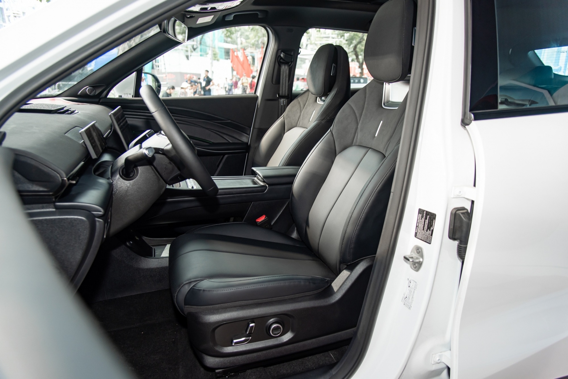 Omoda C7 5