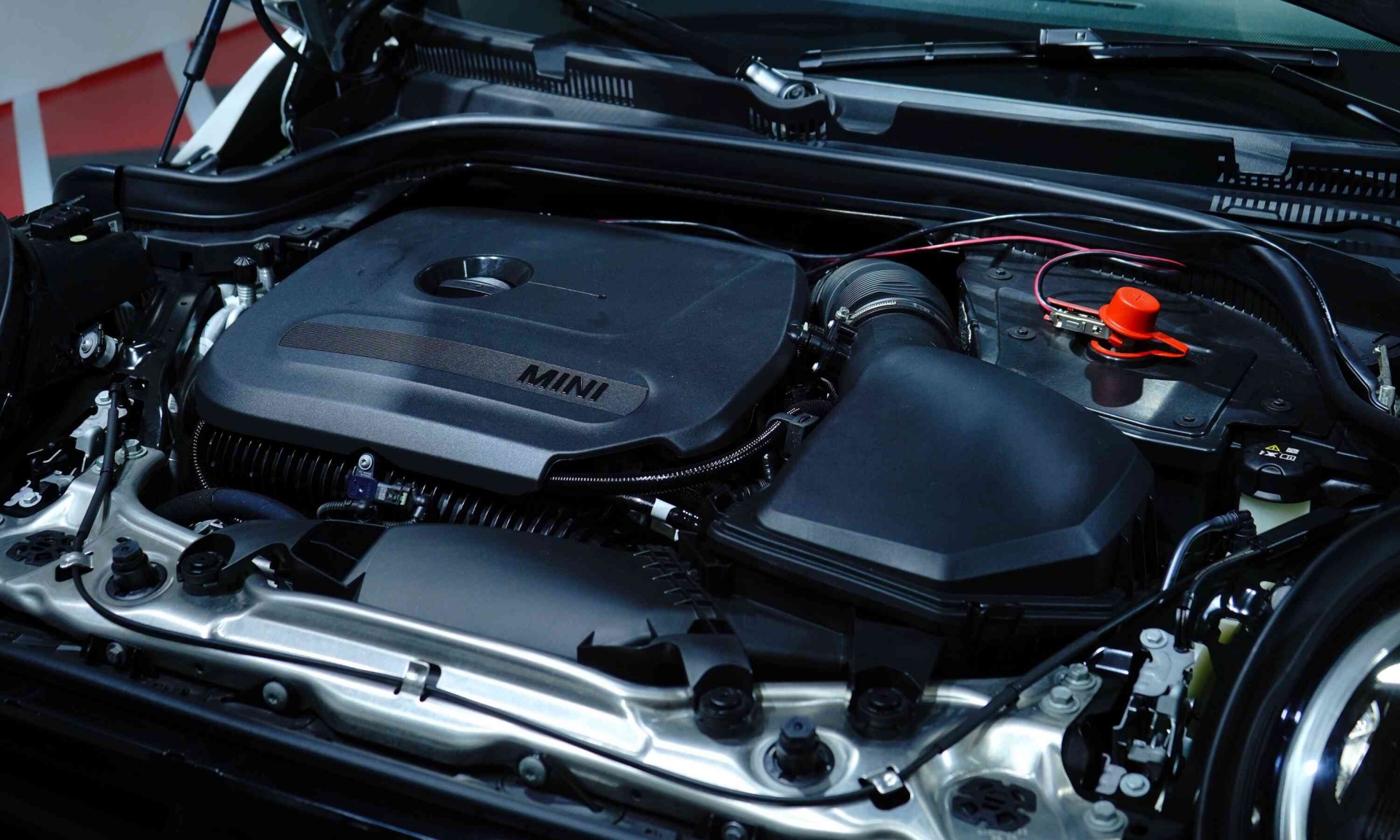 mini-john-cooper-works-3-cua-7_optimized