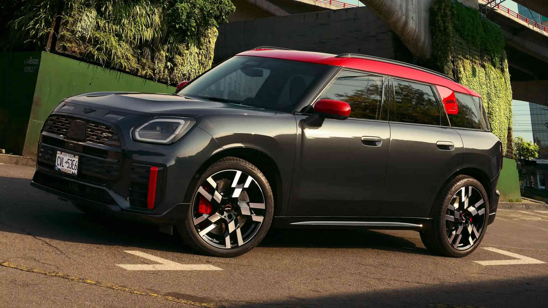 mini-u25-jcw-family-wide_optimized
