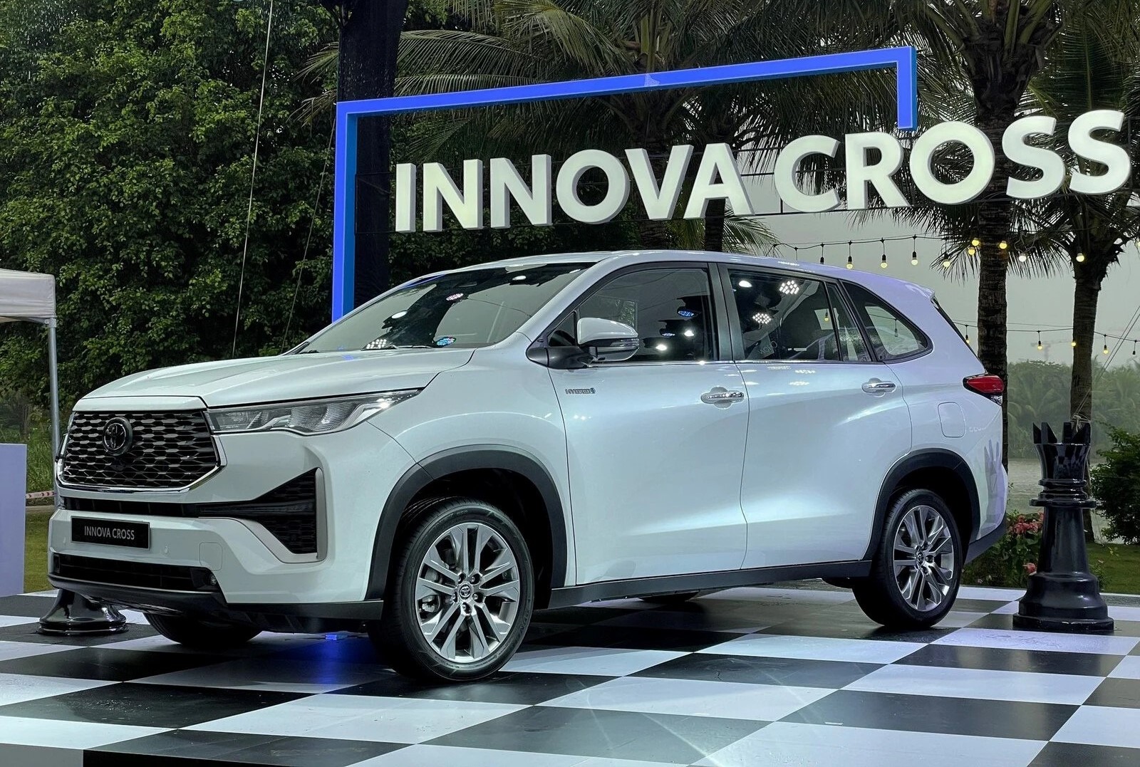 toyota-innova-cross-3