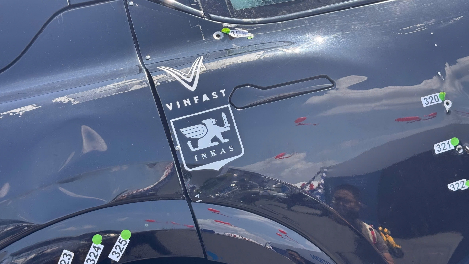 VinFast Lac Hong 900 LX 10