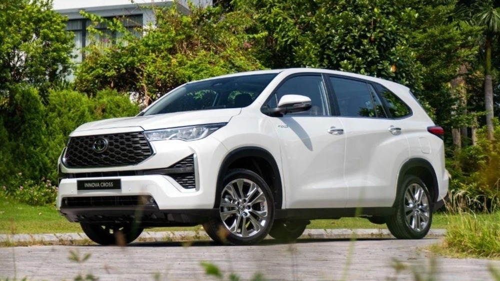 Toyota Innova Cross HEV