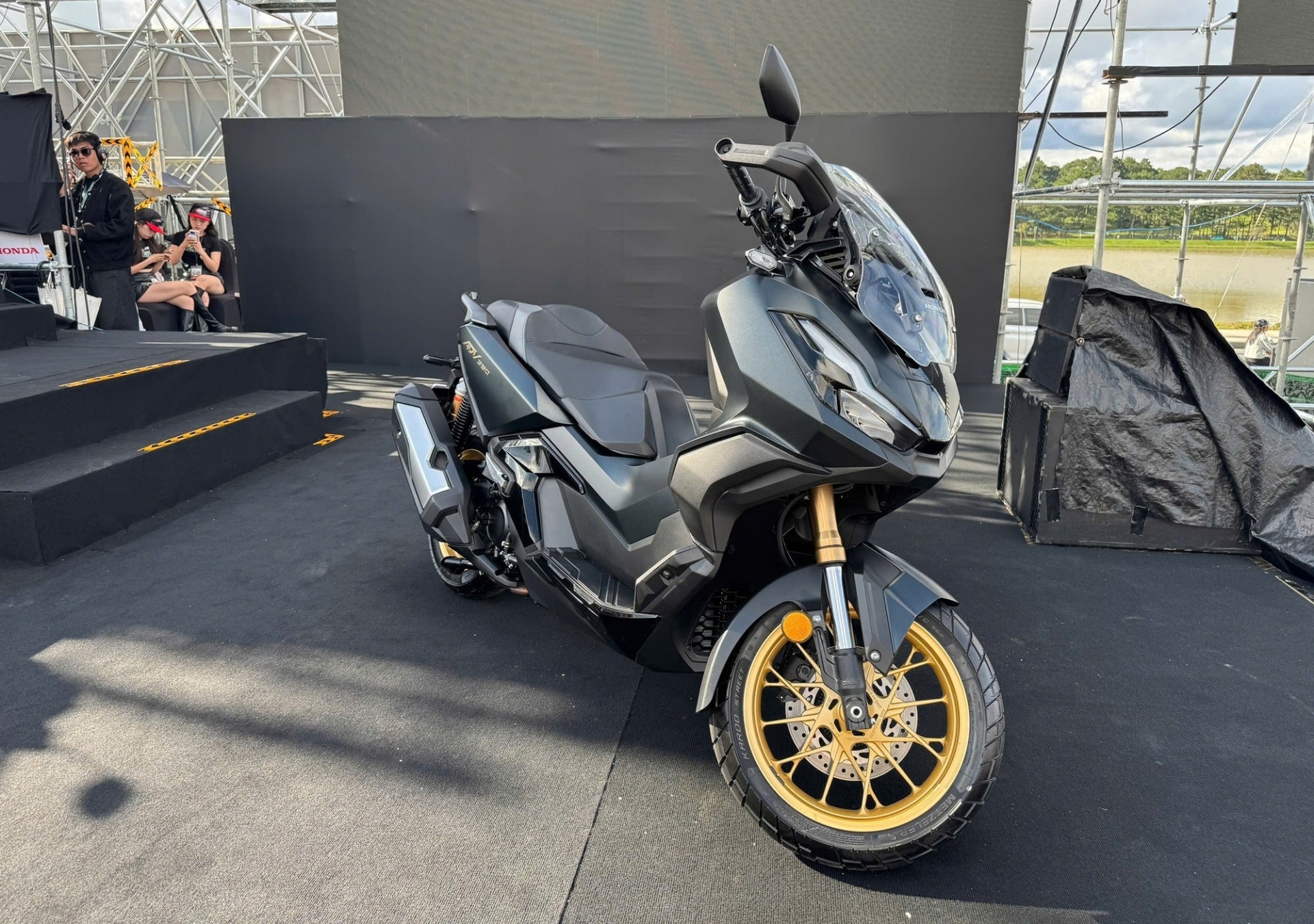 Honda ADV 350 1