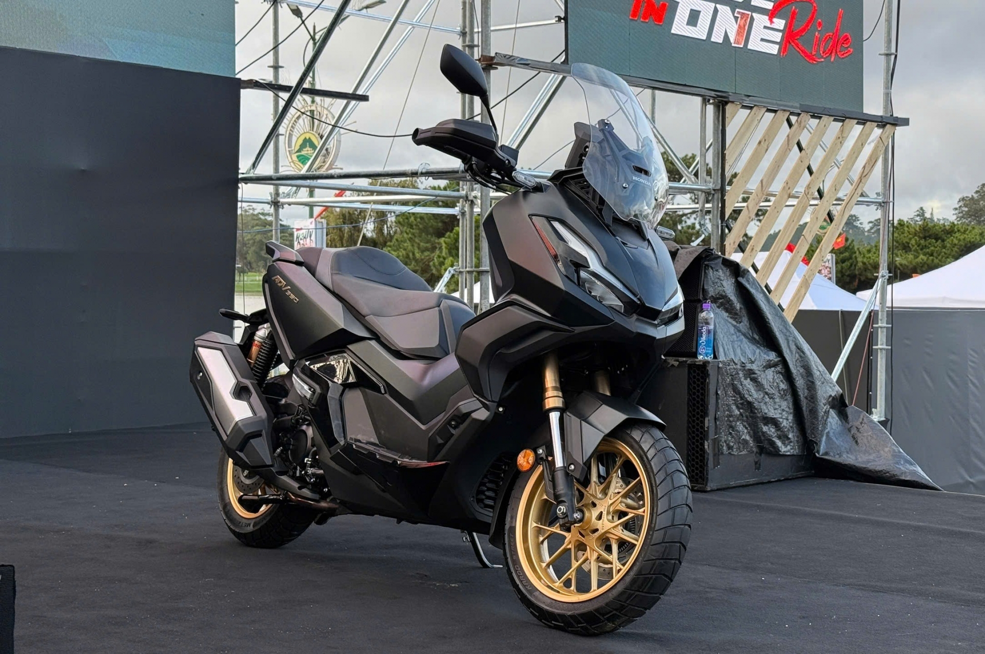 Honda ADV 350 7