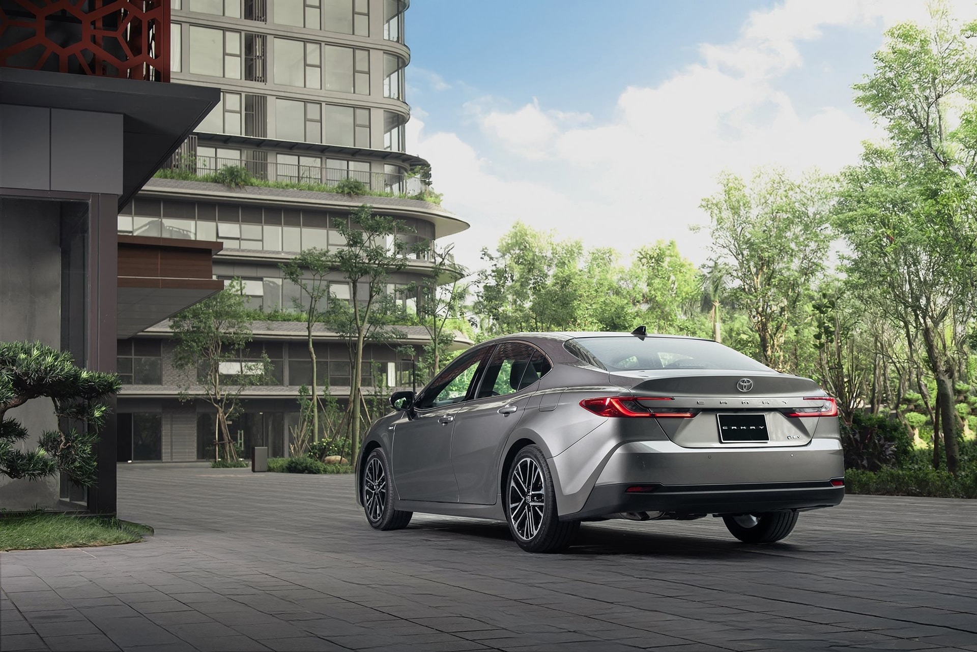 Toyota Camry 2