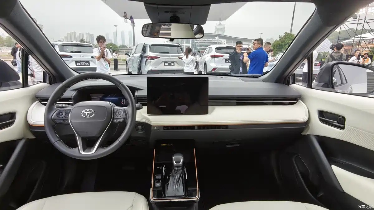 Toyota Frontlander 2