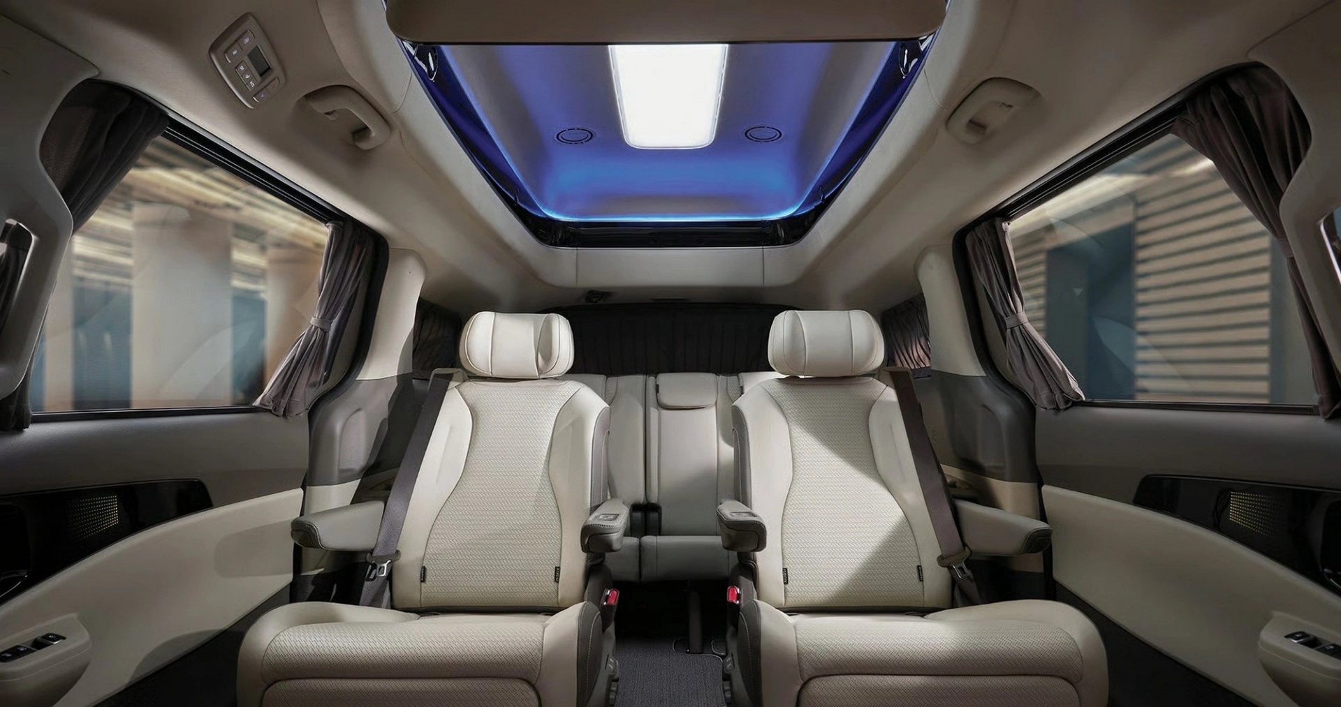 Kia Carnival Hi Limousine 4
