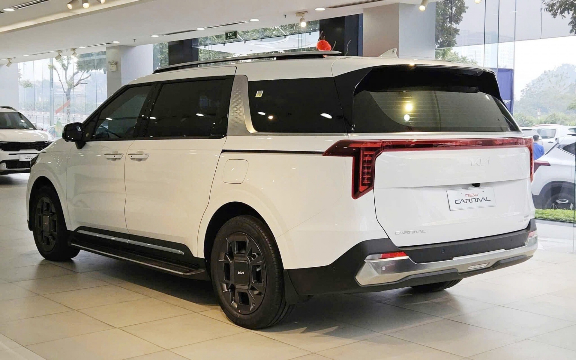 Kia Carnival hybrid 3
