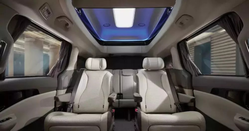 Kia Carnival Thacoroyal 2