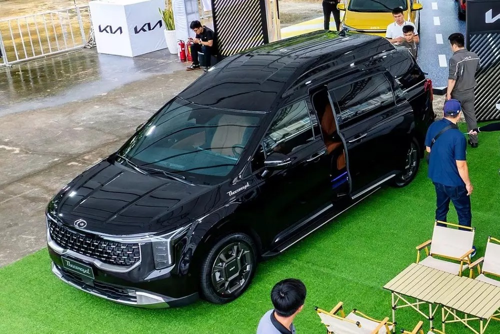 Kia Carnival Thacoroyal